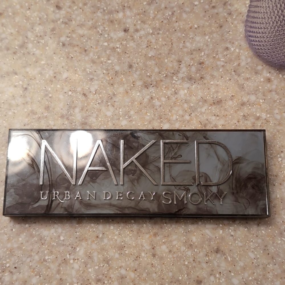 Urban decay naked smoky palette